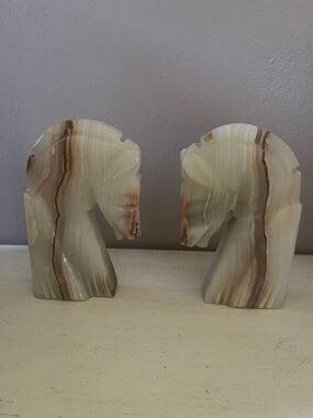 Onyx Horse Head Bookends - Cream and Brown Decorative Pair